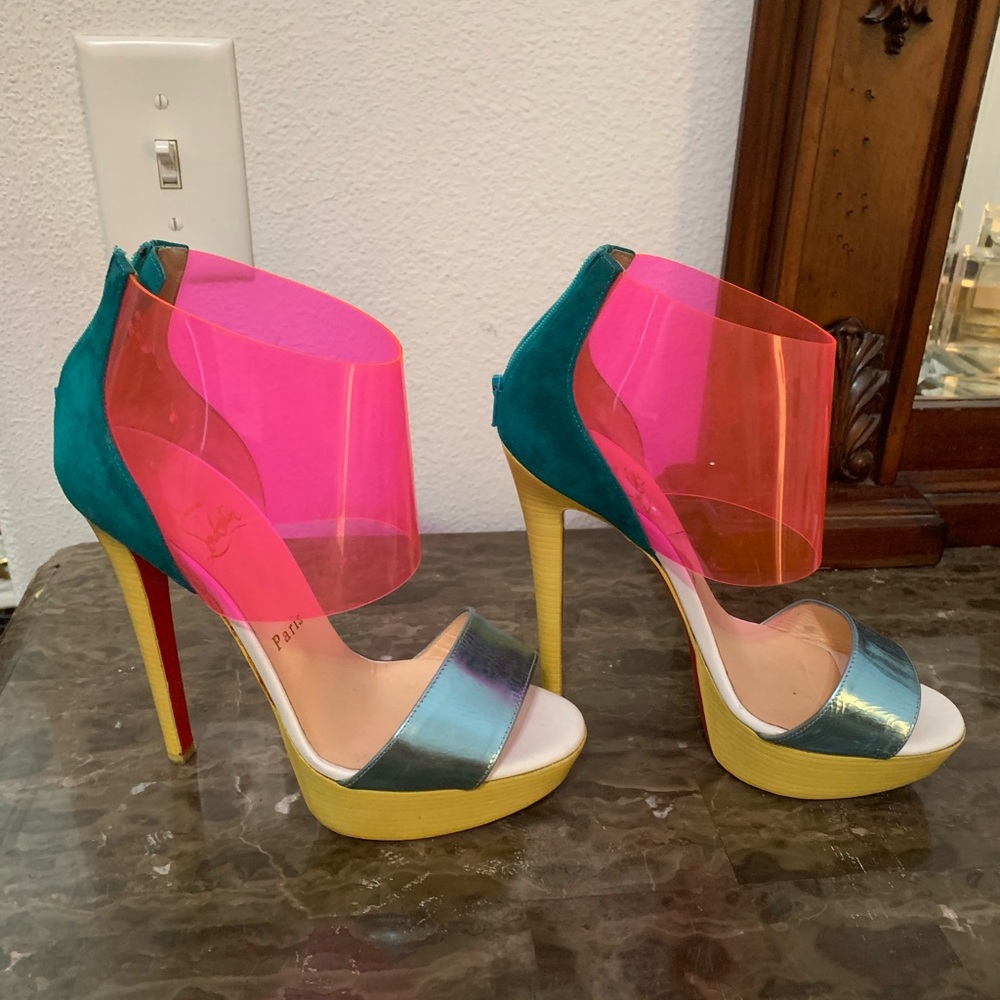 Christian Louboutin Dufoura Suede Platform - Picture 4 of 5